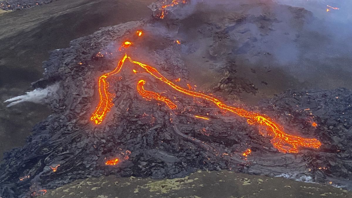 Fotky: U Reykjavíku vybuchl vulkán, dramatická podívaná Islanďany nadchla